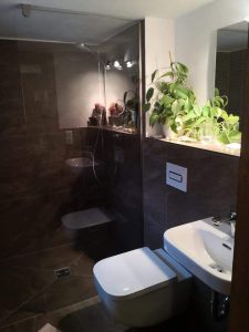 Bad Fliesen an der Zeile